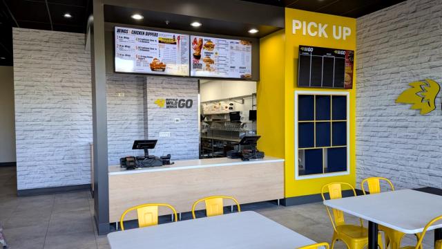  Buffalo Wild Wings “Go” Opens in Aurora — Convenient Progress or One Step Further from Community Dining?