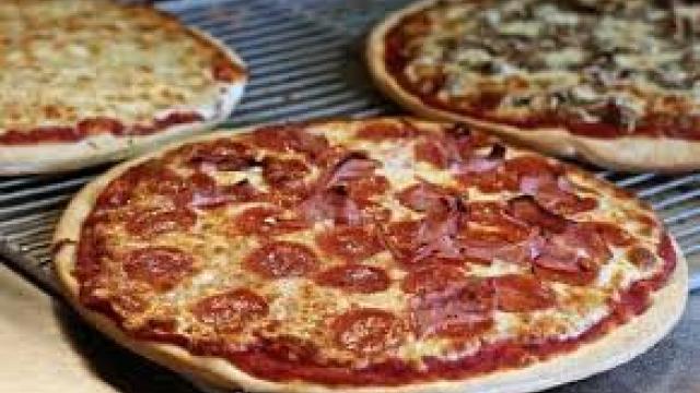 Vote for you favorite pizza place! 