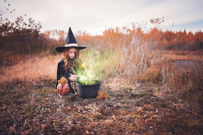IN THE OUTDOORS: TREE TRUNK OR TREAT