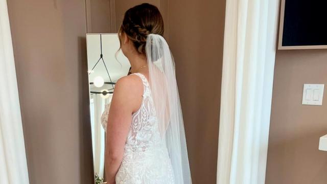 Dress Shopping Tip from Hi Beautiful Bridal! 