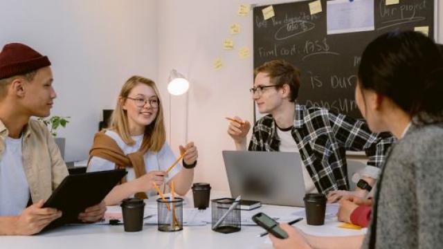 Building a Flourishing Team: Unleashing the Power of Collaboration and Camaraderie!