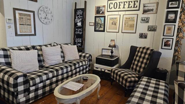 Cozy Decor and atmosphere at DeeDee's Coffee