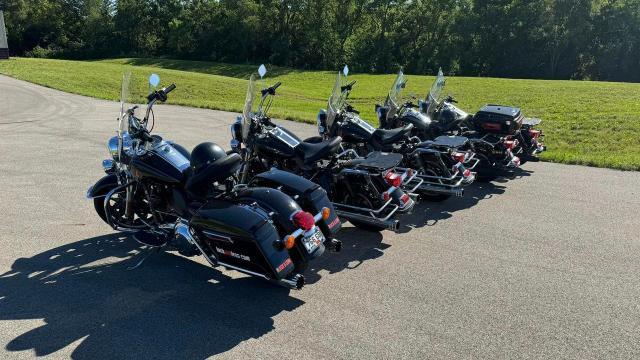 Lock and Lean Precision Motorcycle Riding 