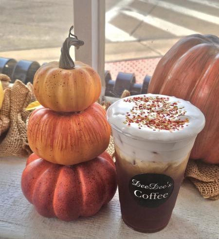 Cozy Fall Drinks & Pumpkin Spice Delights at DeeDee's Main Street Coffee