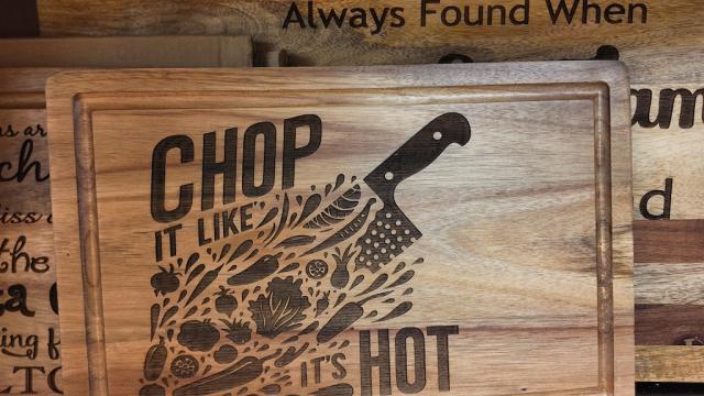 Discover One-of-a-Kind Holiday Gifts at Truly Treasured Gift n Thrift! 🎄🎁