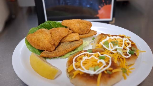 Friday Feels Like Fried Fish & Comfort Food at Stateline Café!