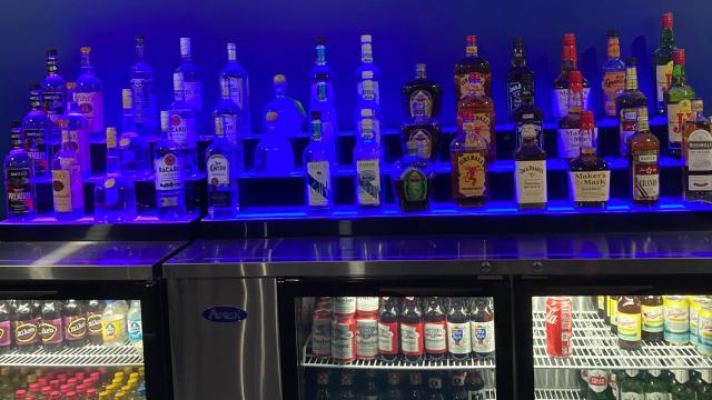 Eliza's Bar & Grill 