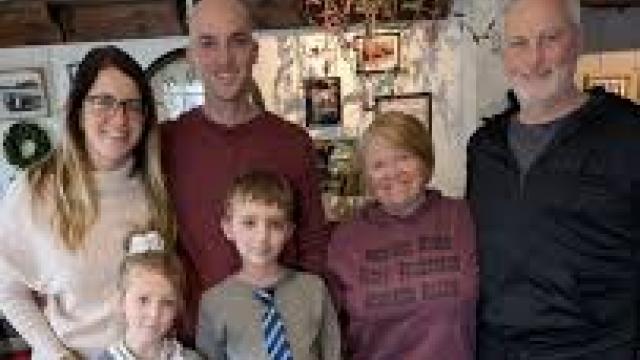 Big Buzz in Rockton: Blooms, Brews, and a New Era for DeeDee’s